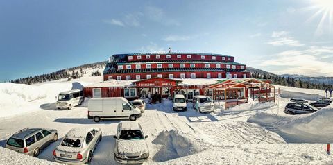 obiekt, budynek główny, teren hotelu