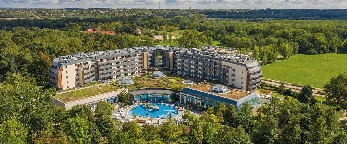 obiekt, budynek główny, teren hotelu