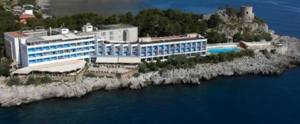 obiekt, teren hotelu, basen