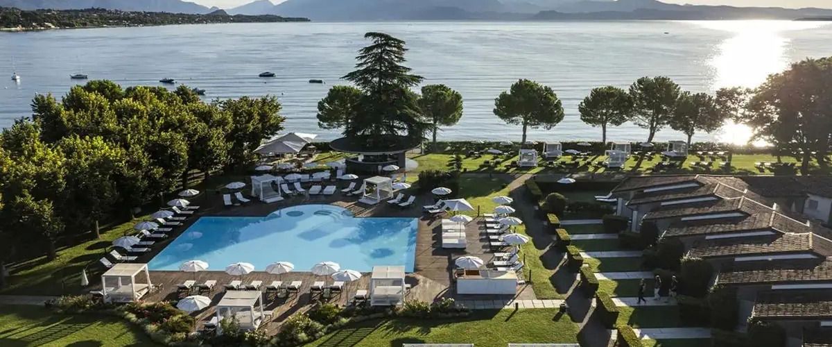 basen, teren hotelu