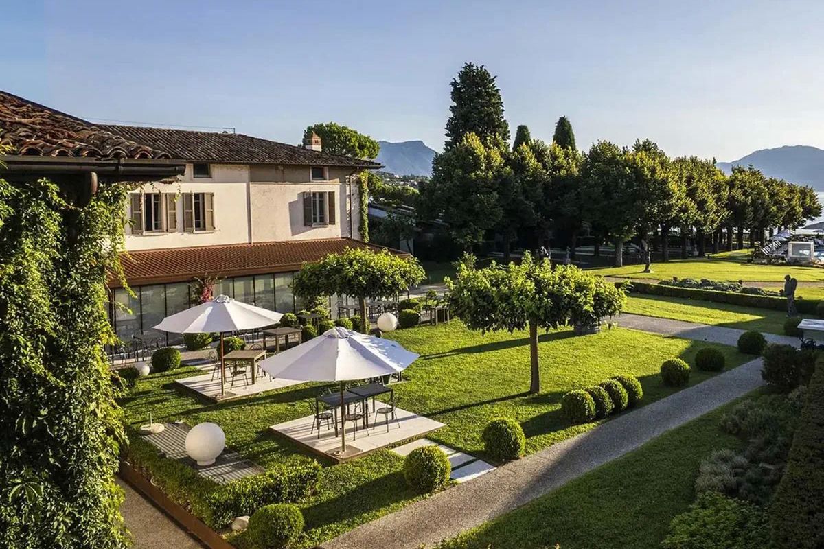 obiekt, teren hotelu