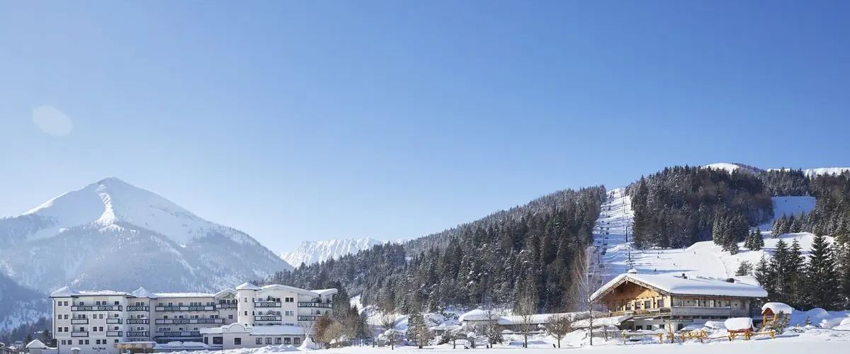 góry, teren hotelu, obiekt