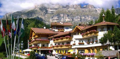 teren hotelu, góry, obiekt