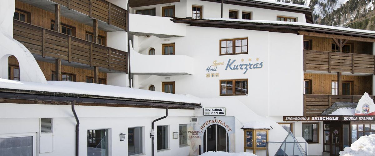 budynek główny, teren hotelu