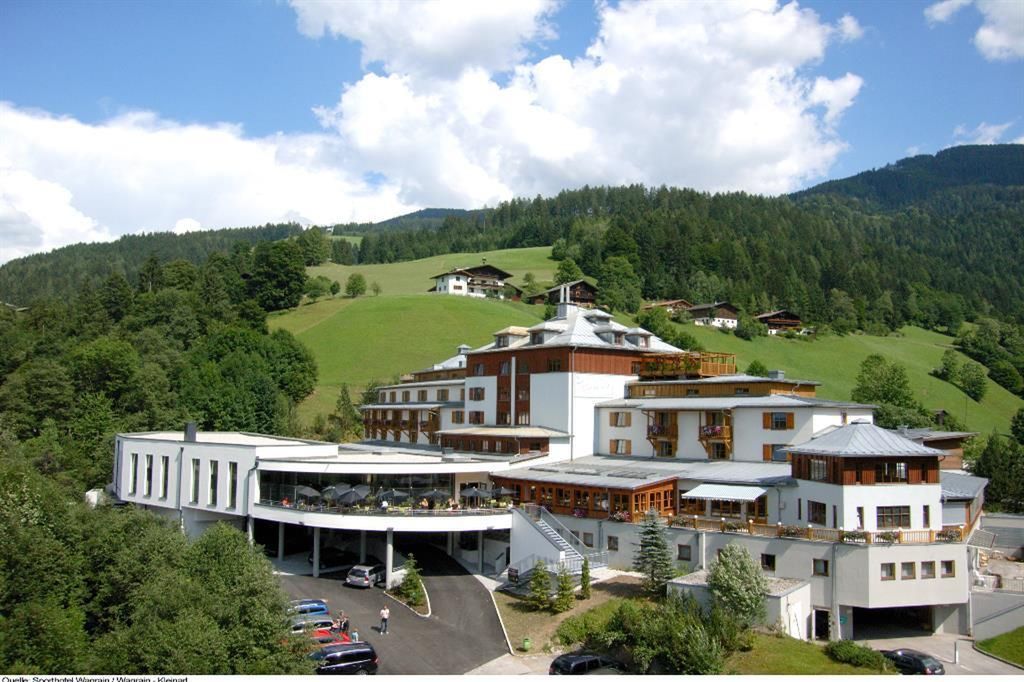 obiekt, budynek główny, teren hotelu