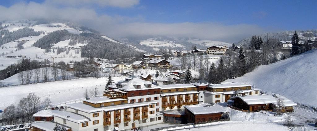 obiekt, budynek główny, teren hotelu