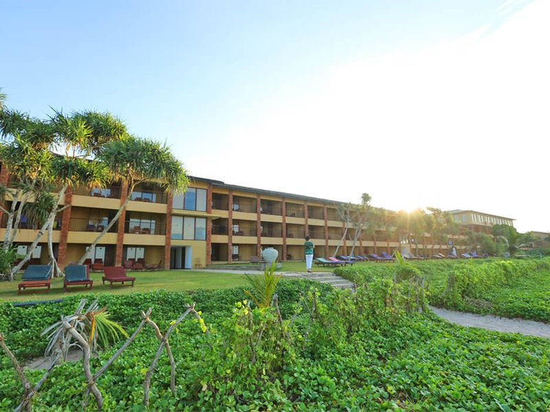 Long Beach Resort (Koggala)