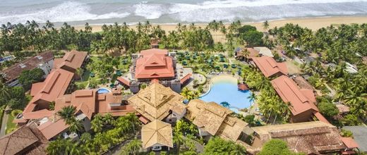 Royal Palms Beach