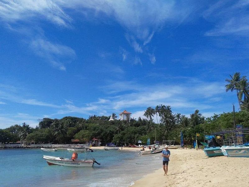 Wave Beach Resort Unawatuna