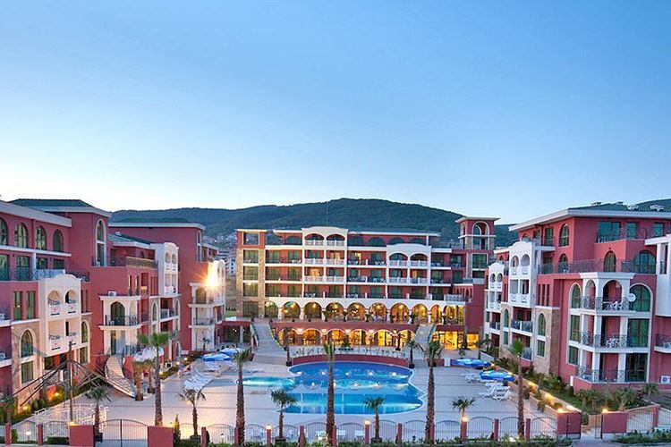 obiekt, teren hotelu, basen