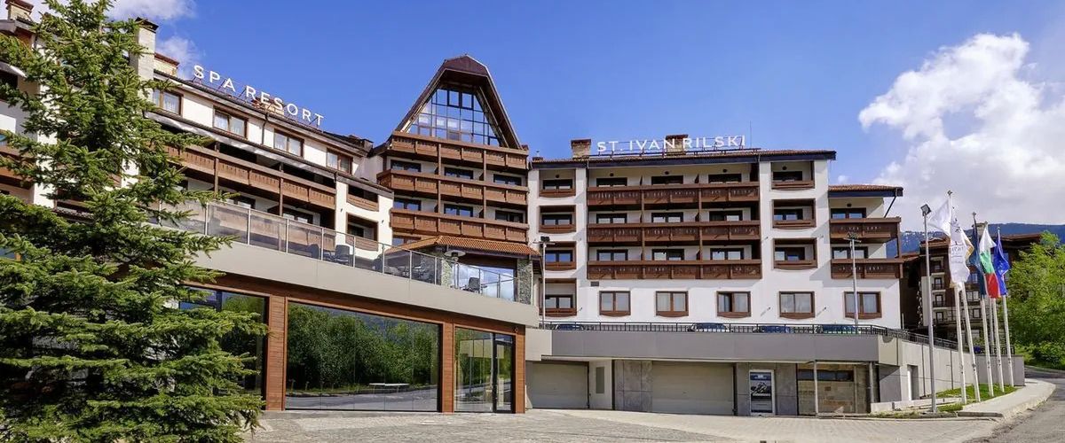 obiekt, budynek główny, teren hotelu