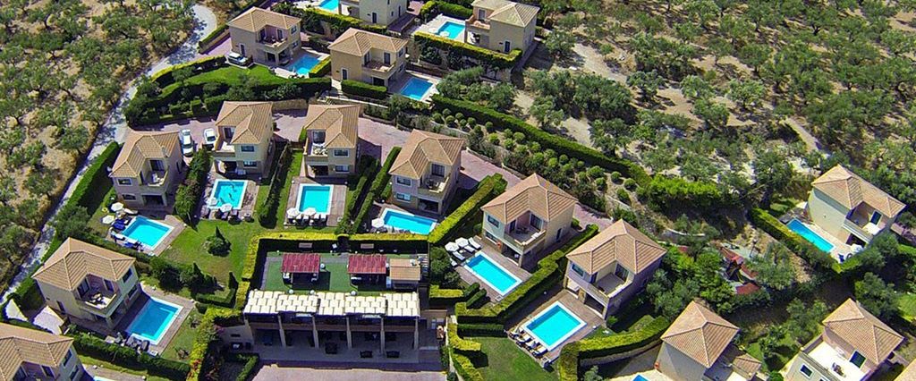 basen, teren hotelu, obiekt