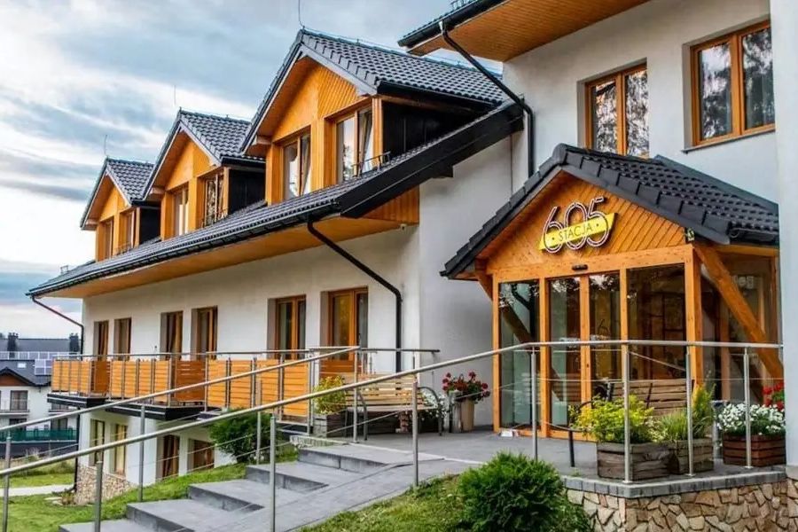 teren hotelu, budynek główny, obiekt