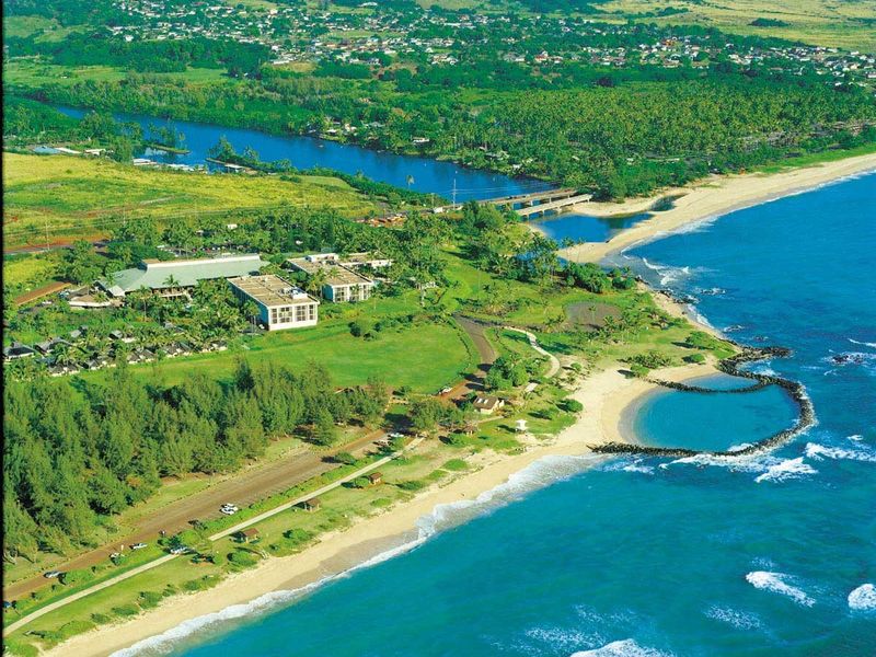 Aston Aloha Beach Resort 3*