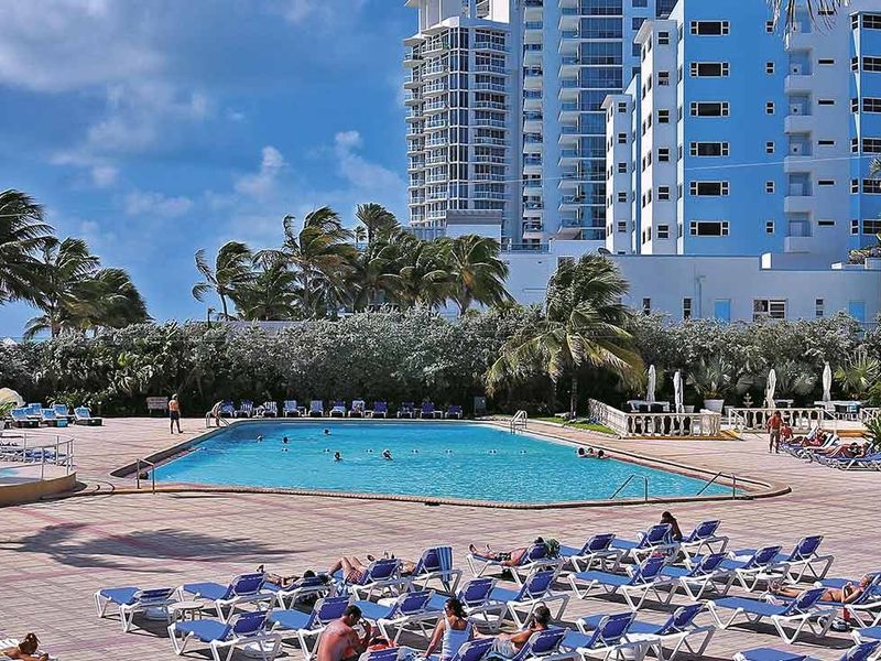 Deauville Beach Resort 3*