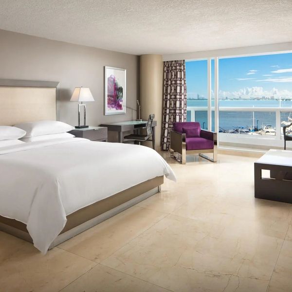 DoubleTree by Hilton Grand Hotel Biscayne Bay