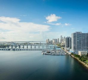 DoubleTree by Hilton Grand Biscayne Bay