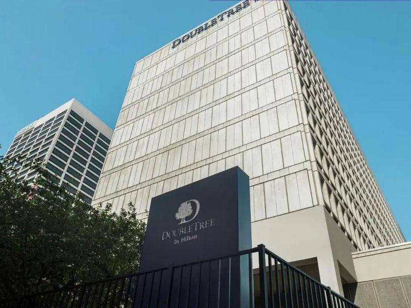 DoubleTree by Hilton Newark Penn Station (ex. Hilton Newark Penn Station)