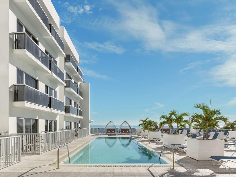 Hilton Cabana Miami Beach 4*