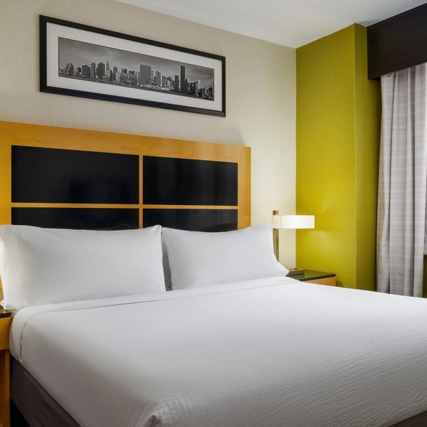 Holiday Inn Express Wall Street