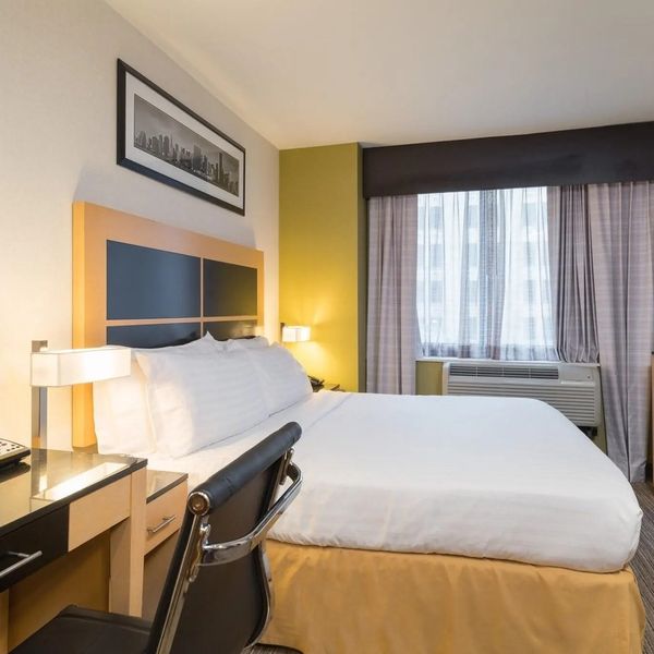 Holiday Inn Express Wall Street