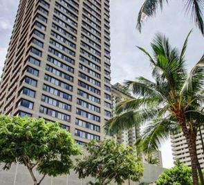 Maile Sky Court