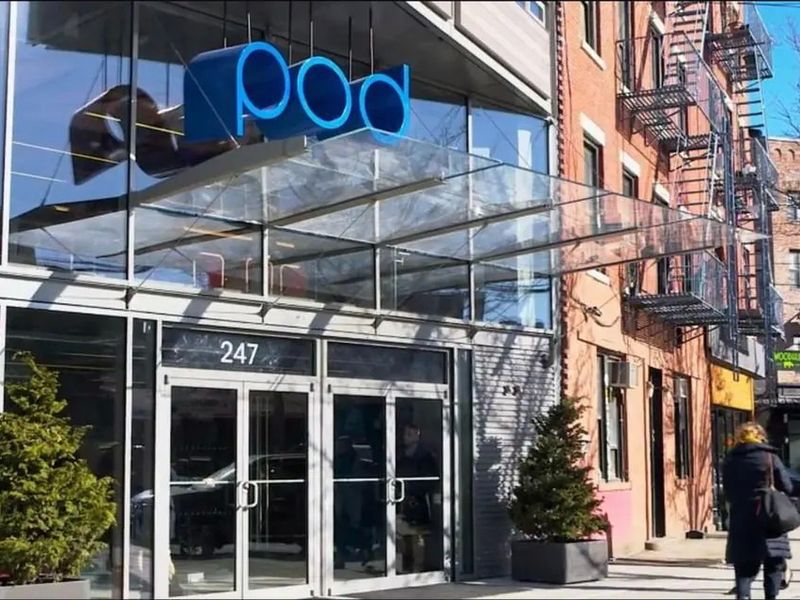 Pod Brooklyn 3*
