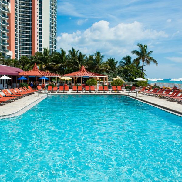 Ramada Plaza by Wyndham Marco Polo Beach Resort