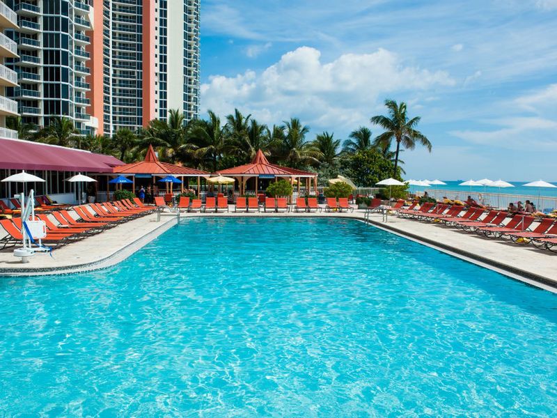 Ramada Plaza by Wyndham Marco Polo Beach Resort