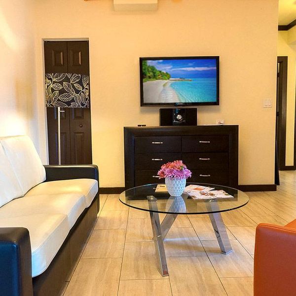 Tradewinds Apartment & Hotel