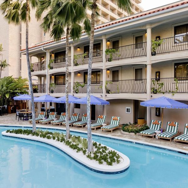 Wayfinder Waikiki (ex. Waikiki Sand Villa)