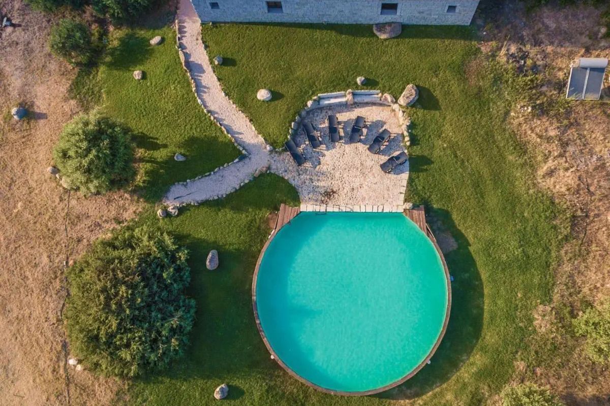 basen, teren hotelu, obiekt