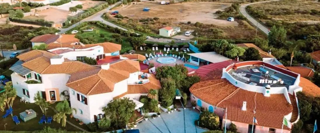 obiekt, teren hotelu