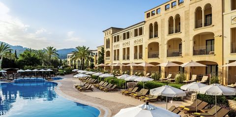 budynek główny, teren hotelu, basen