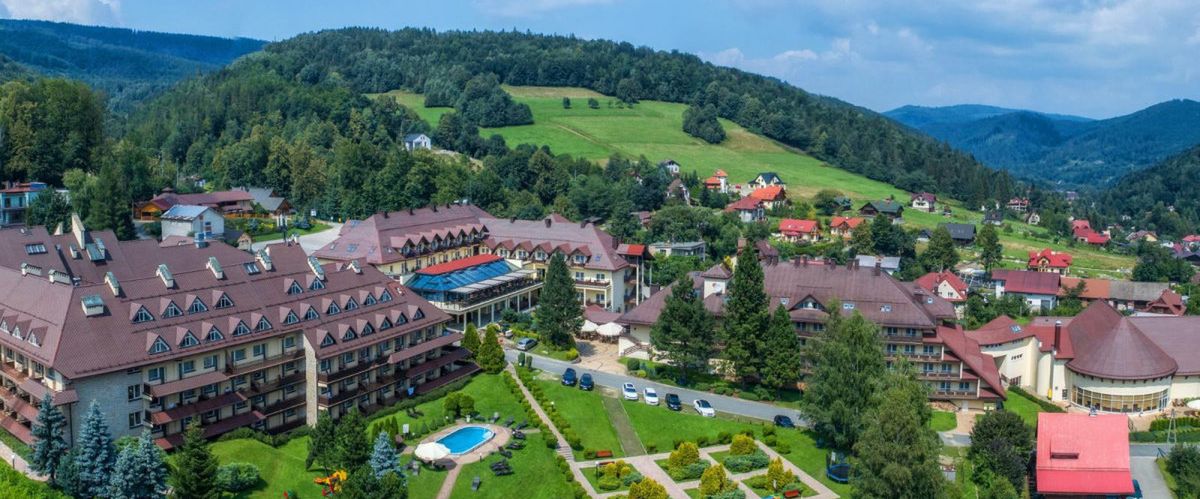 obiekt, budynek główny, teren hotelu