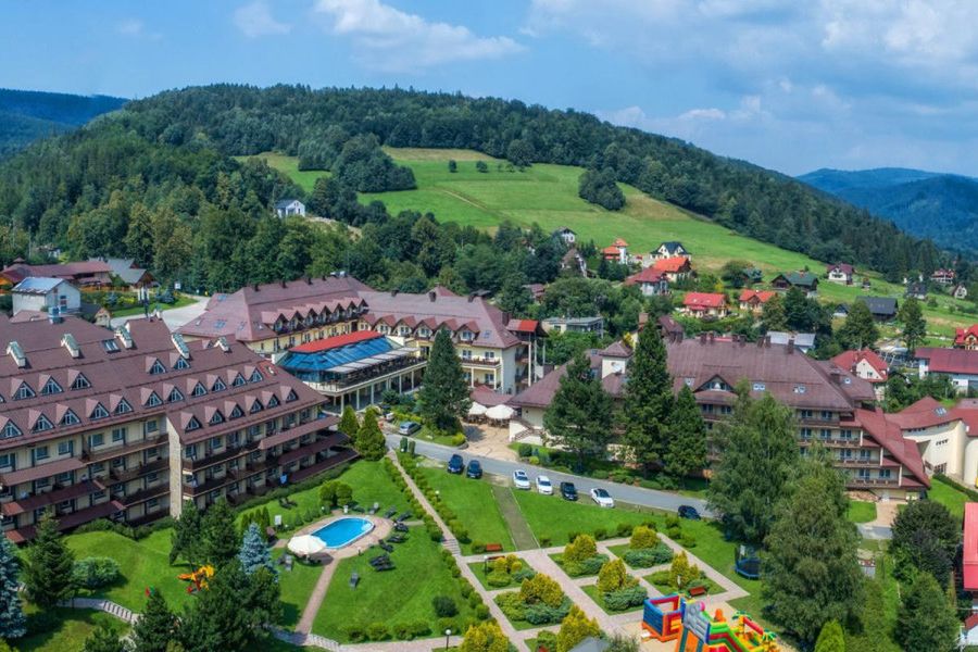 obiekt, budynek główny, teren hotelu