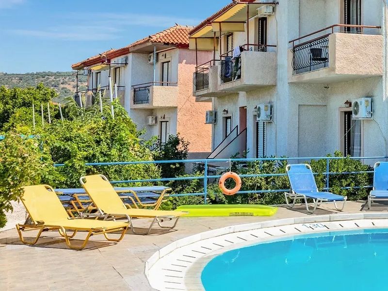 Studia Nikos