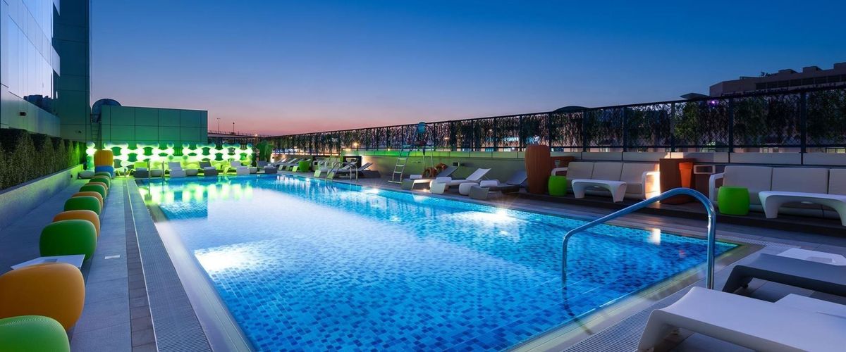 obiekt, teren hotelu, basen