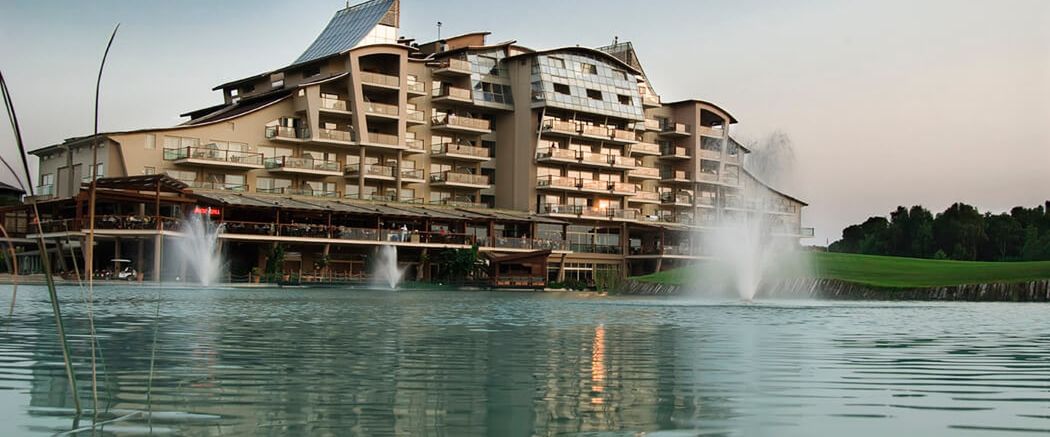 obiekt, budynek główny, teren hotelu