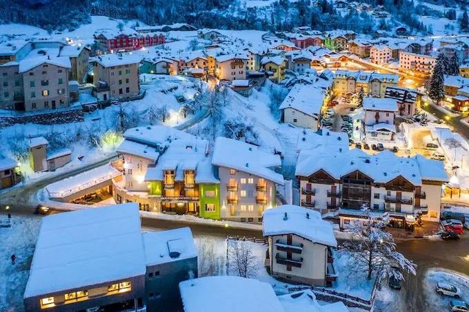 obiekt, teren hotelu