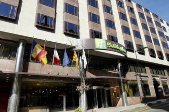 Suites Plaza & Wellness