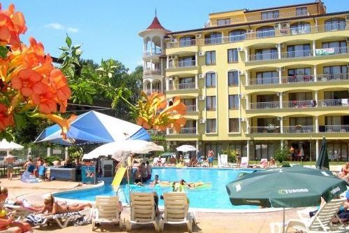 obiekt, teren hotelu, basen