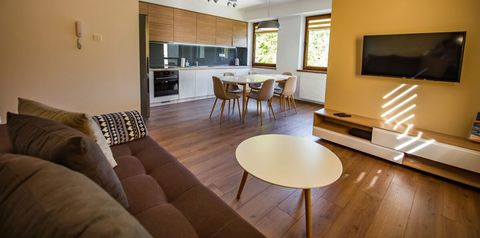 pokój, kuchnia / aneks kuchenny