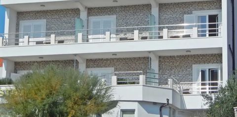 budynek główny, obiekt