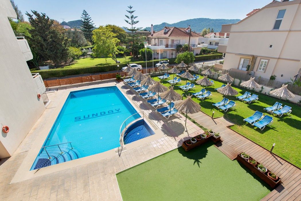 obiekt, teren hotelu, basen