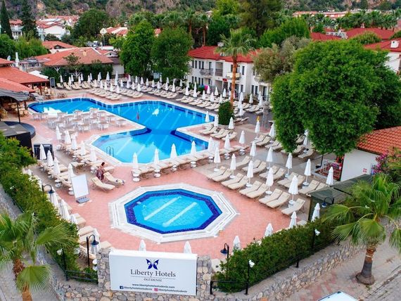 obiekt, teren hotelu, basen