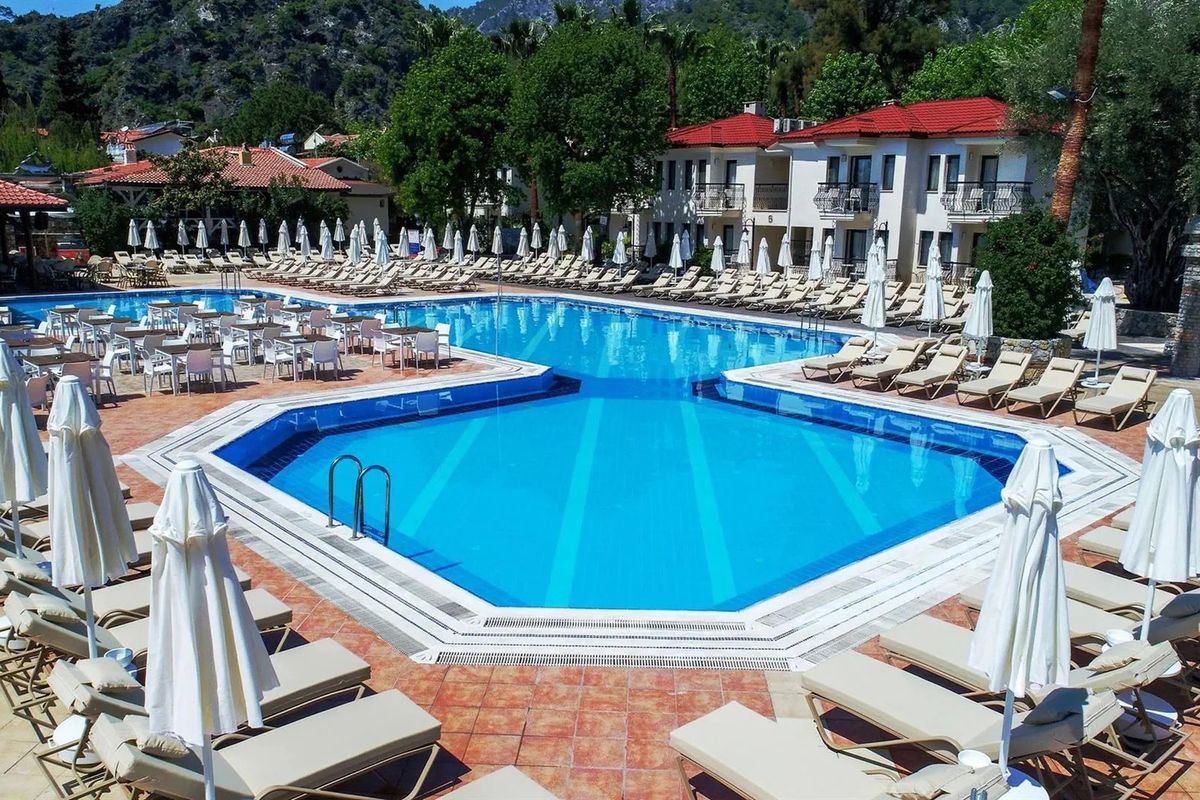 obiekt, teren hotelu, basen