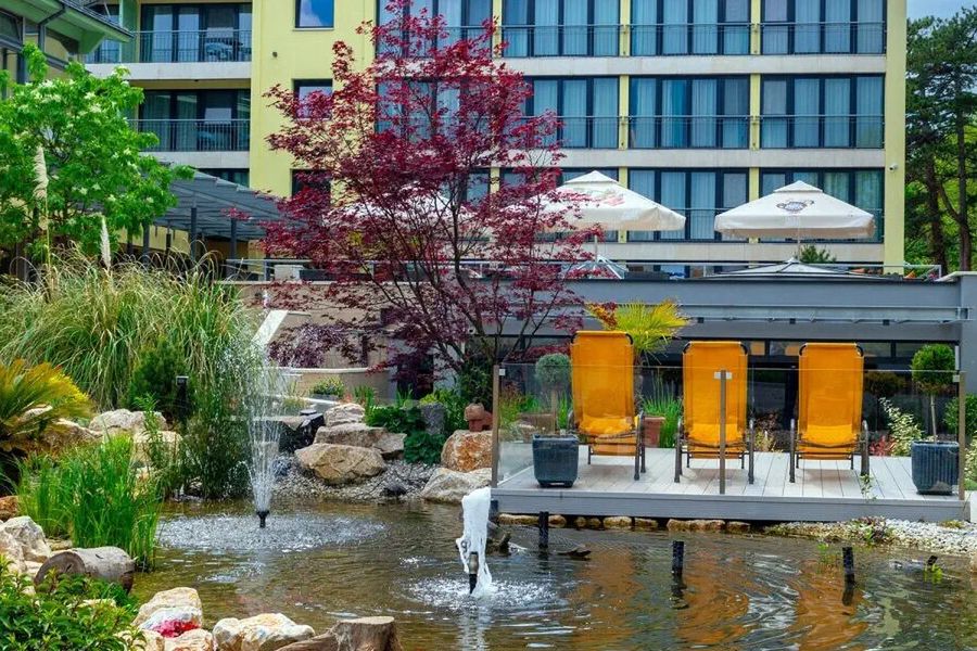 obiekt, teren hotelu