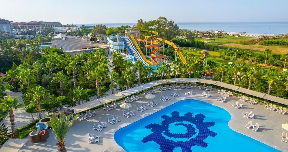 basen, zjeżdżalnia