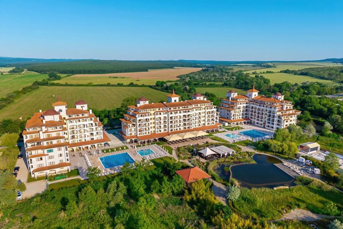 obiekt, teren hotelu